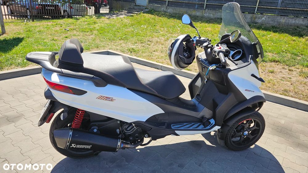 Piaggio MP-3 - 13