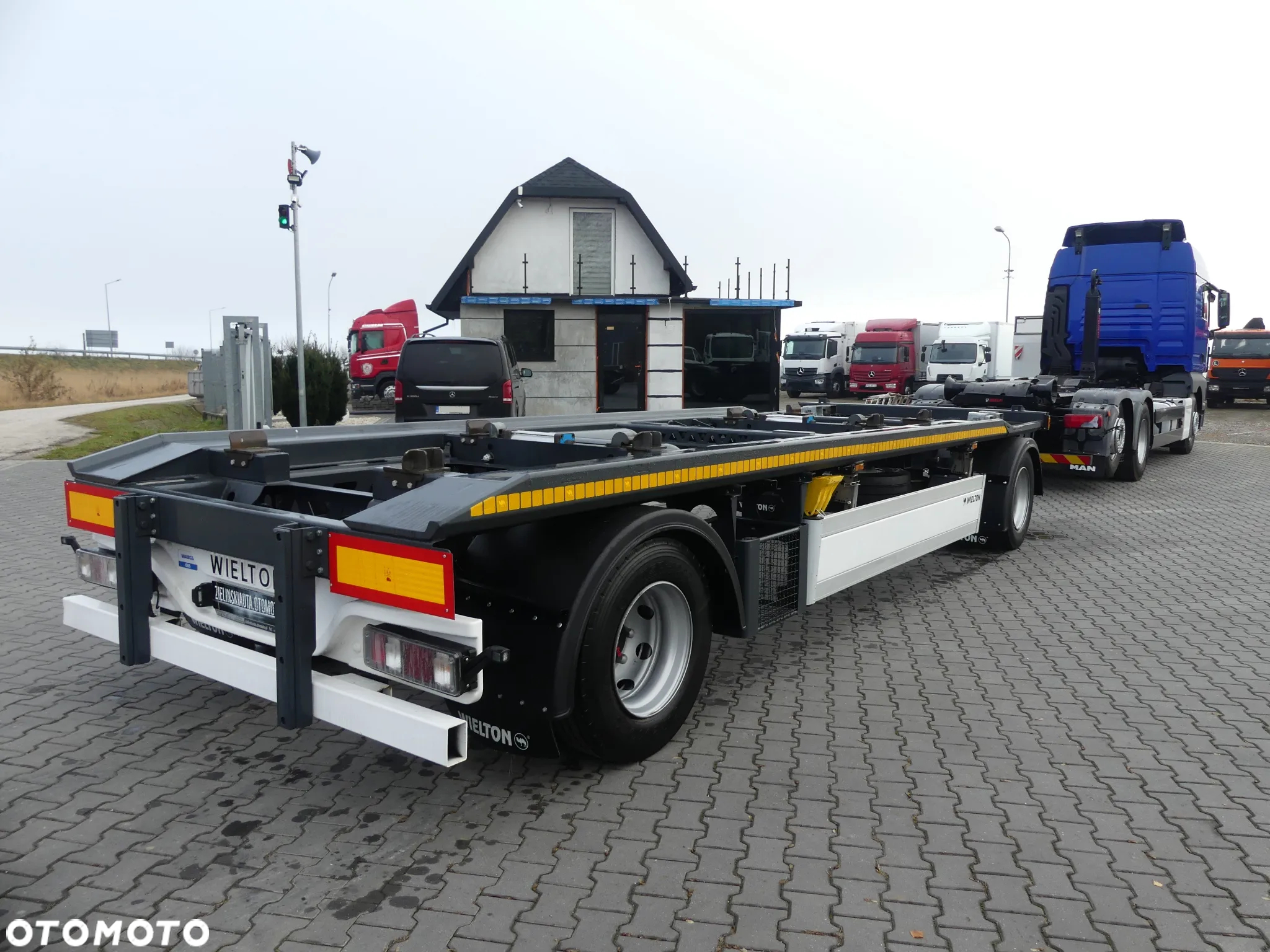 MAN TGX 26.400 / 6x2 / HAKOWIEC + PRZYCZEPA WIELTON 18T / EURO 6 / - 11