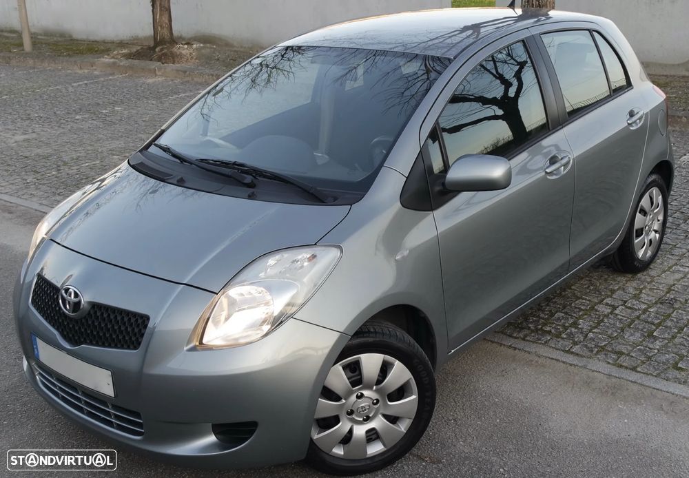 Toyota Yaris 1.0 VVT-i Comfort+AC+VSC - 3