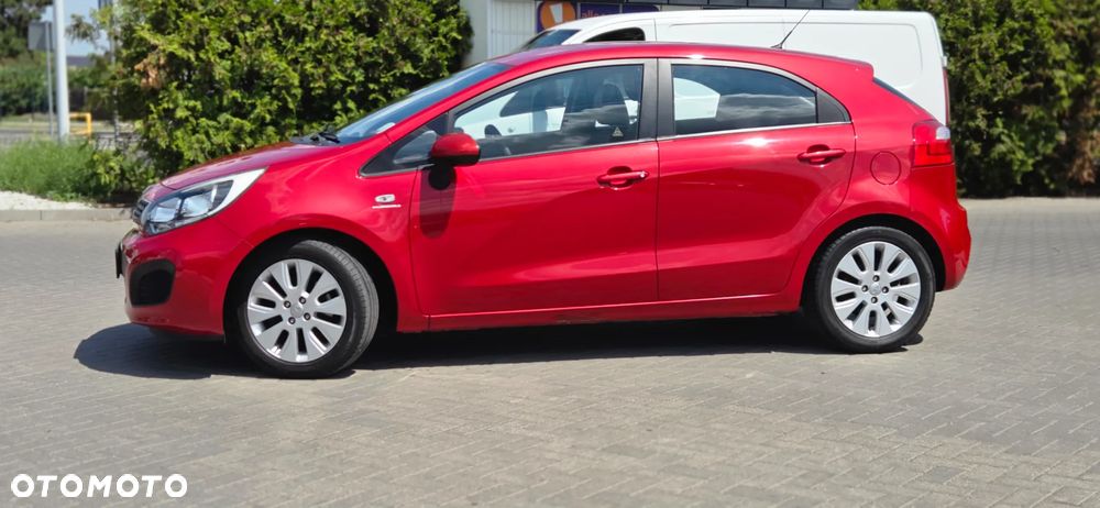 Kia Rio 1.2 Fifa World Cup Edition - 10