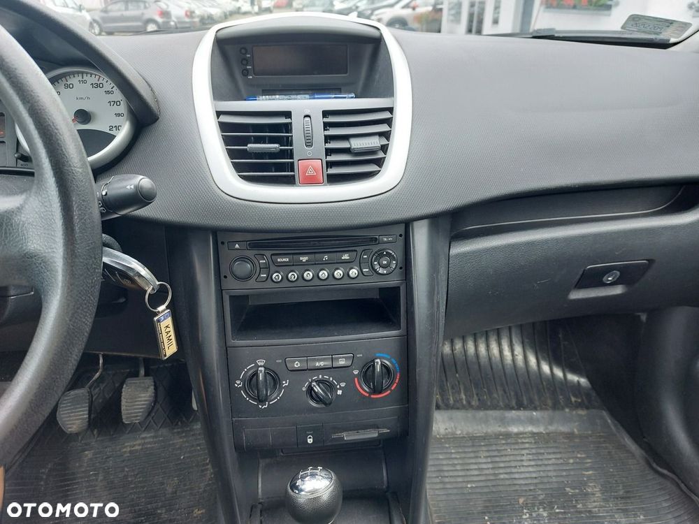 Peugeot 207 - 15