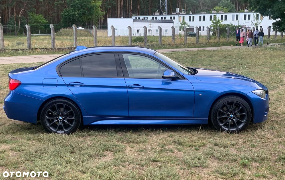 BMW Seria 3 330i xDrive M Sport Shadow - 32