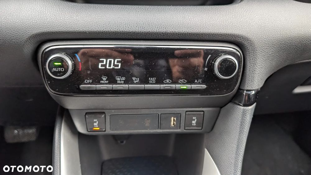 Toyota Yaris Hybrid 1.5 Style - 9