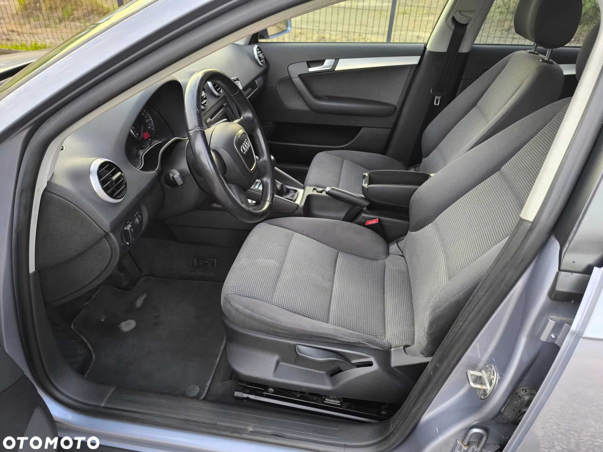 Audi A3 1.6 Ambiente - 21
