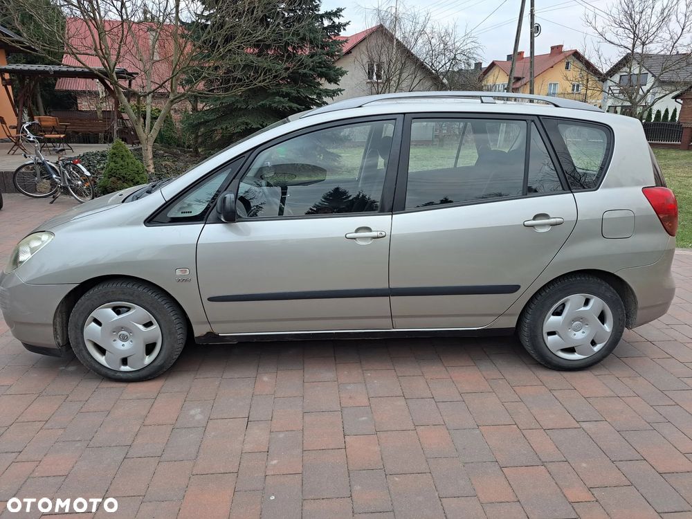 Toyota Corolla Verso 1.6 Terra - 4