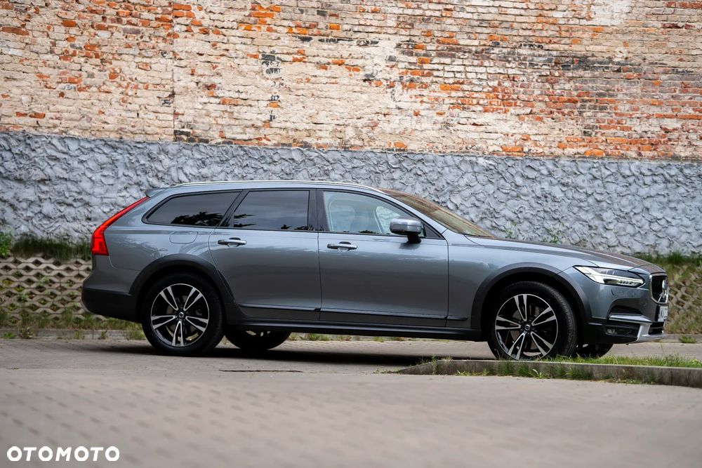 Volvo V90 Cross Country D5 AWD Pro - 23