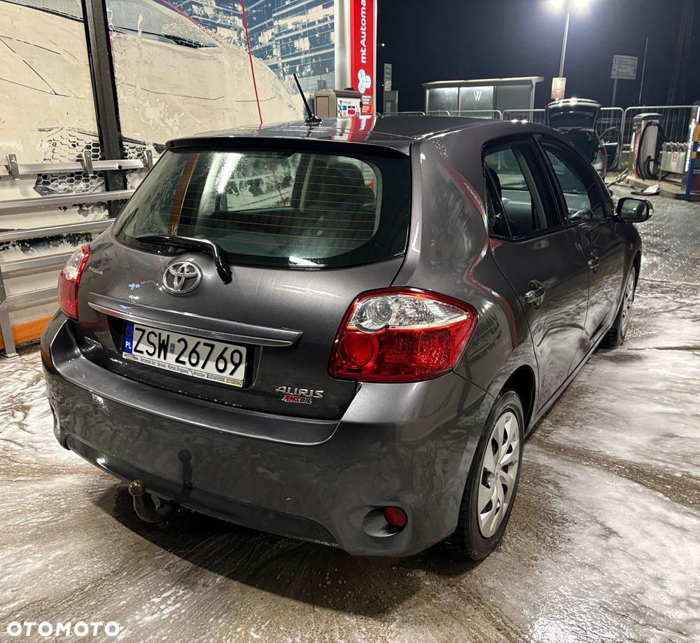 Toyota Auris - 4