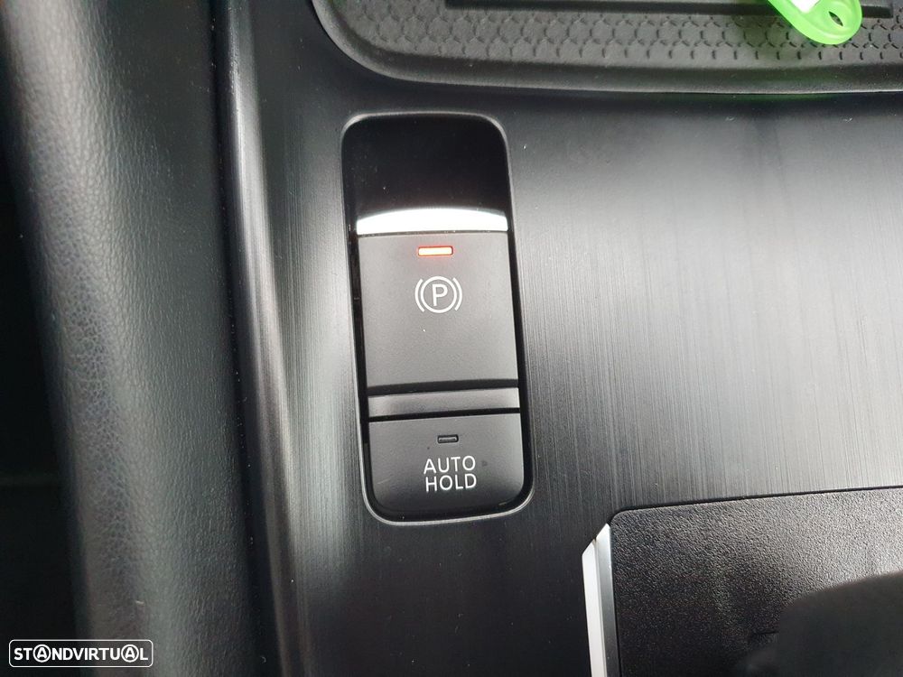 Nissan Qashqai 1.3 DIG-T N-Connecta Xtronic - 28