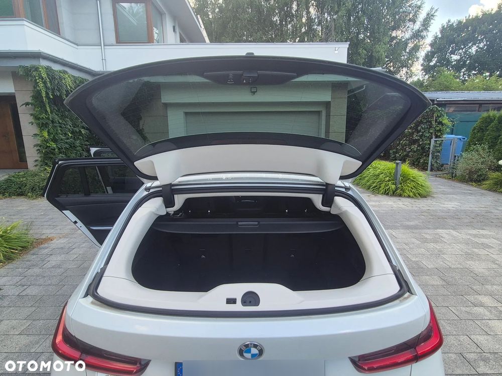 BMW Seria 3 320d MHEV Luxury Line - 19