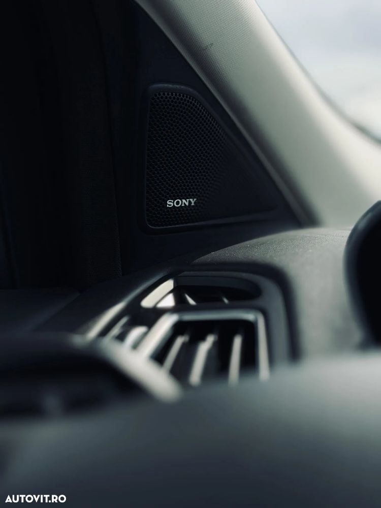 Ford Kuga 2.0 TDCi 4x4 Aut. Vignale - 26