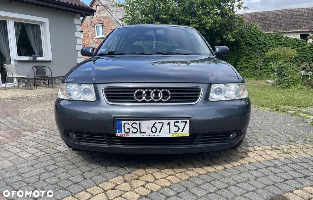 Audi A3 Sportback - 1