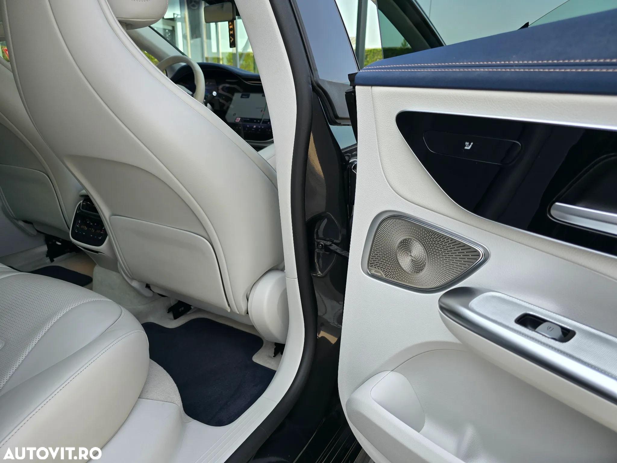 Mercedes-Benz EQE AMG 43 4MATIC - 23