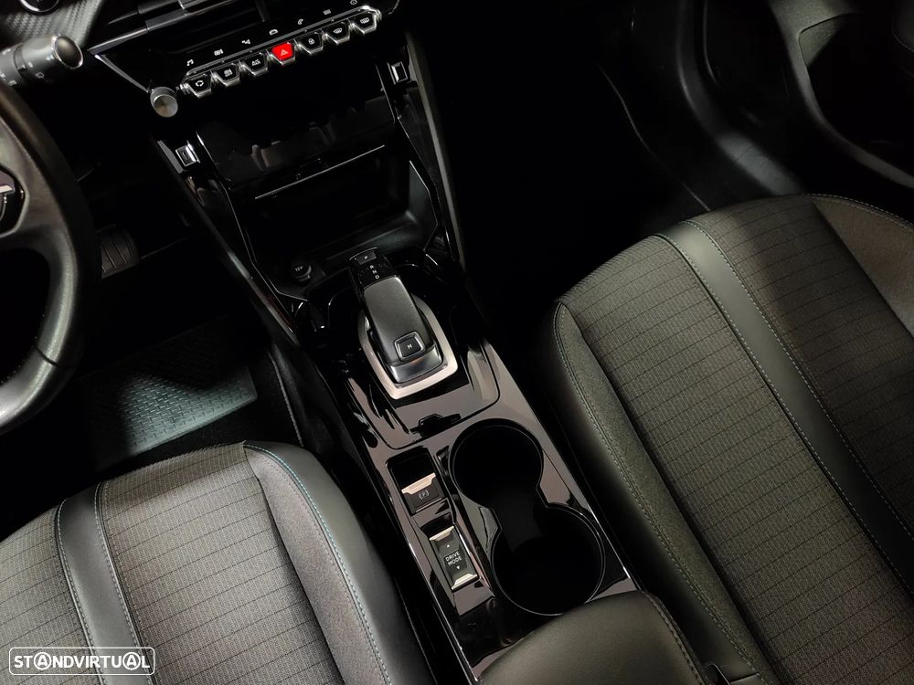 Peugeot 208 1.2 PureTech Allure EAT8 - 43