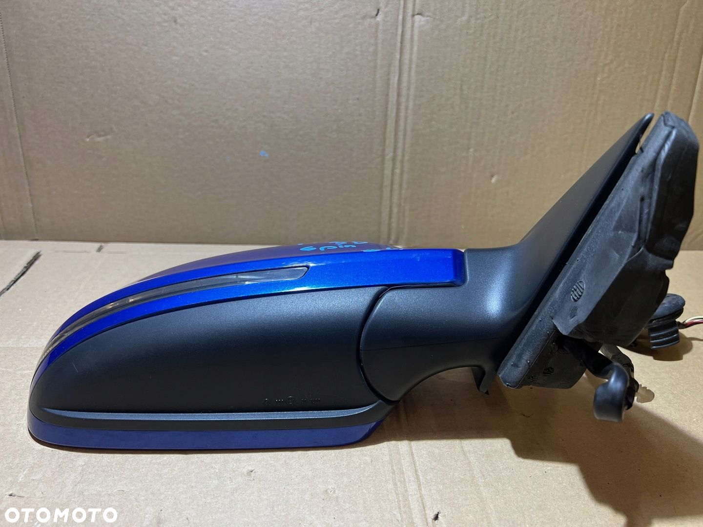 AUDI A3 8P 3D LIFT LUSTERKO PRAWE 6PIN - 6