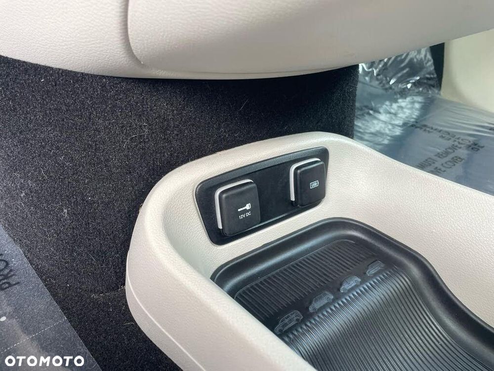 Chrysler Pacifica - 21