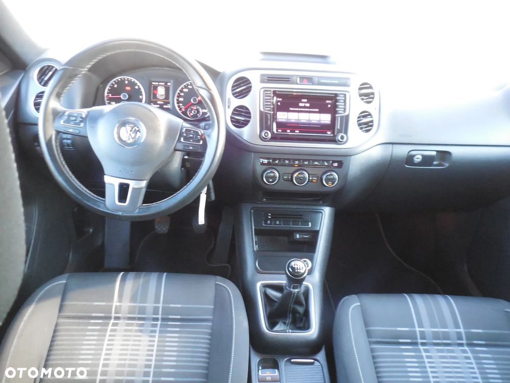 Volkswagen Tiguan 2.0 TDI SCR BlueMotion Technology Lounge Sport & Style - 16