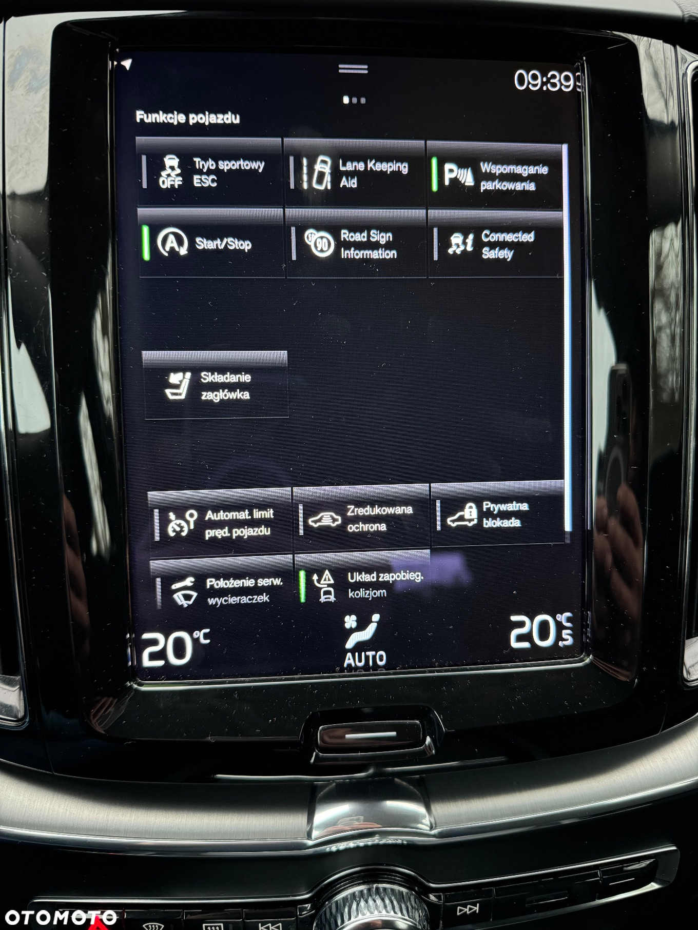 Volvo XC 60 B4 B Momentum - 33