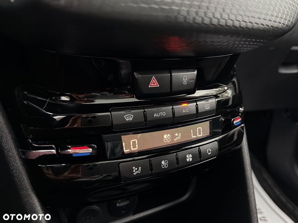 Peugeot 2008 PureTech 82 Style - 14