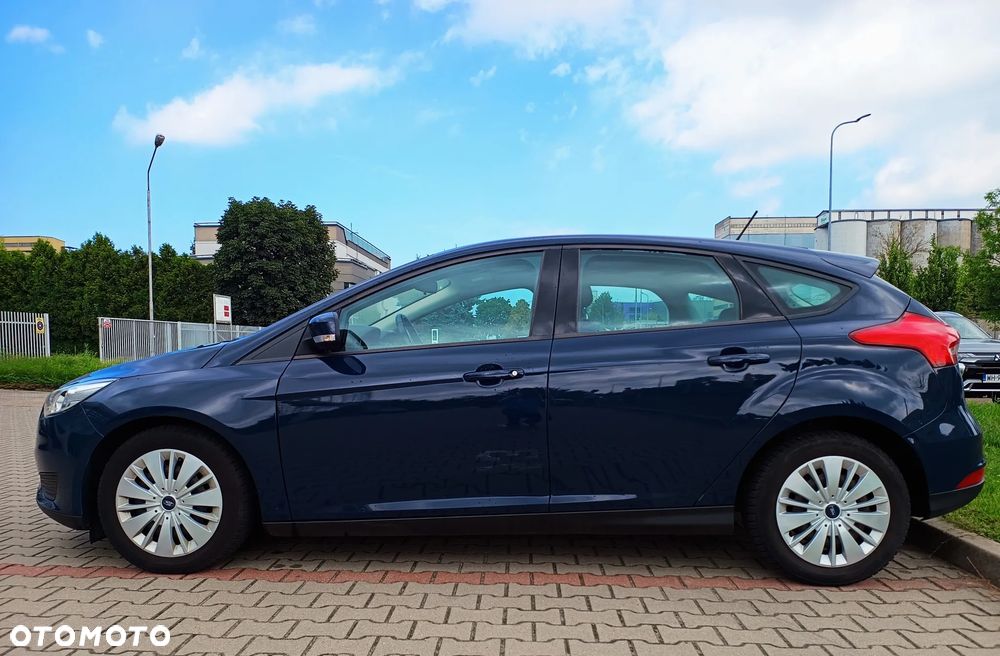 Ford Focus 1.0 EcoBoost Ambiente - 11