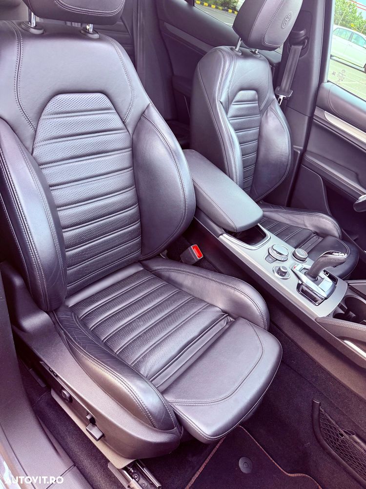 Alfa Romeo Stelvio 2.0 Turbo 16V AT8-Q4 Veloce - 10