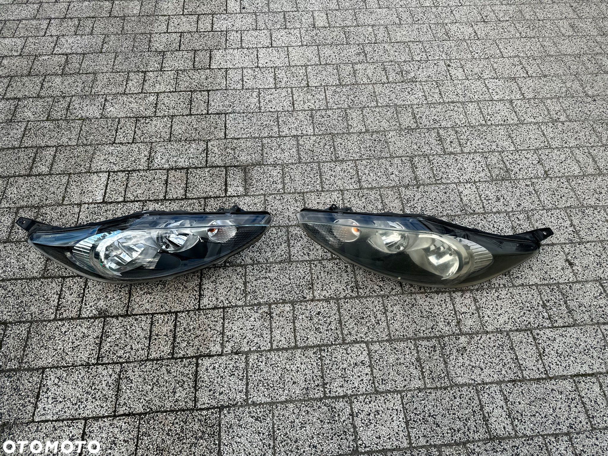 FORD FIESTA MK7 LAMPA PRZOD PRAWA LEWA EUROPA - 1