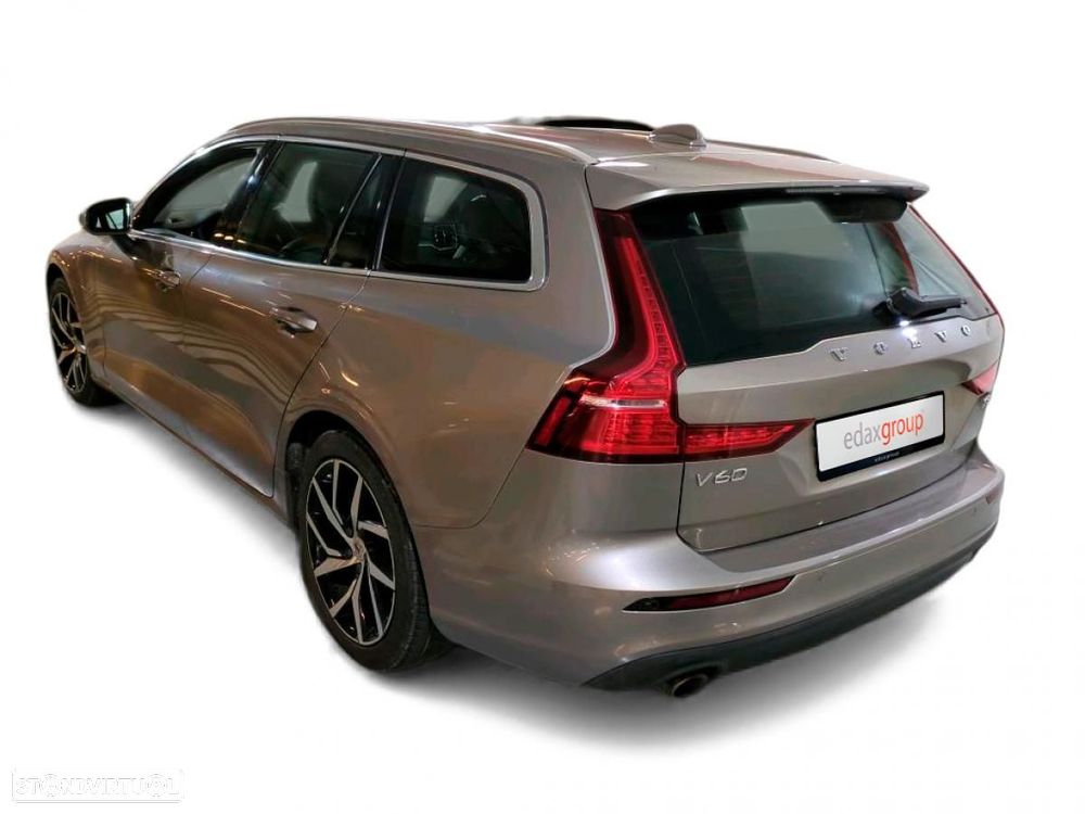 Volvo V60 2.0 T8 AWD TE Momentum Plus - 2