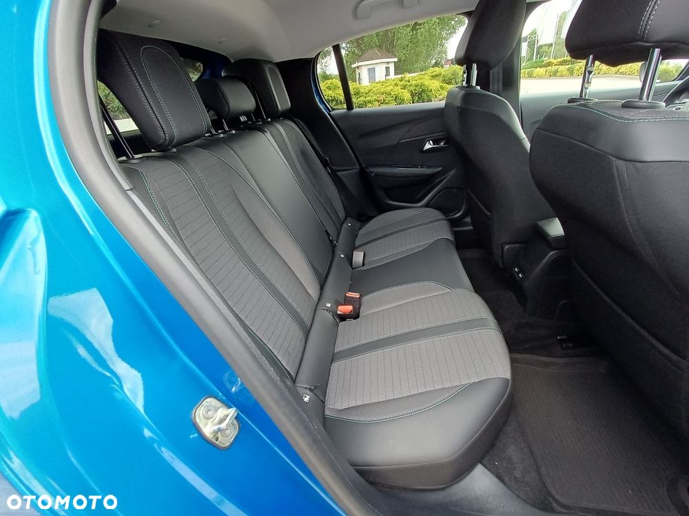 Peugeot 208 50kWh Allure - 23