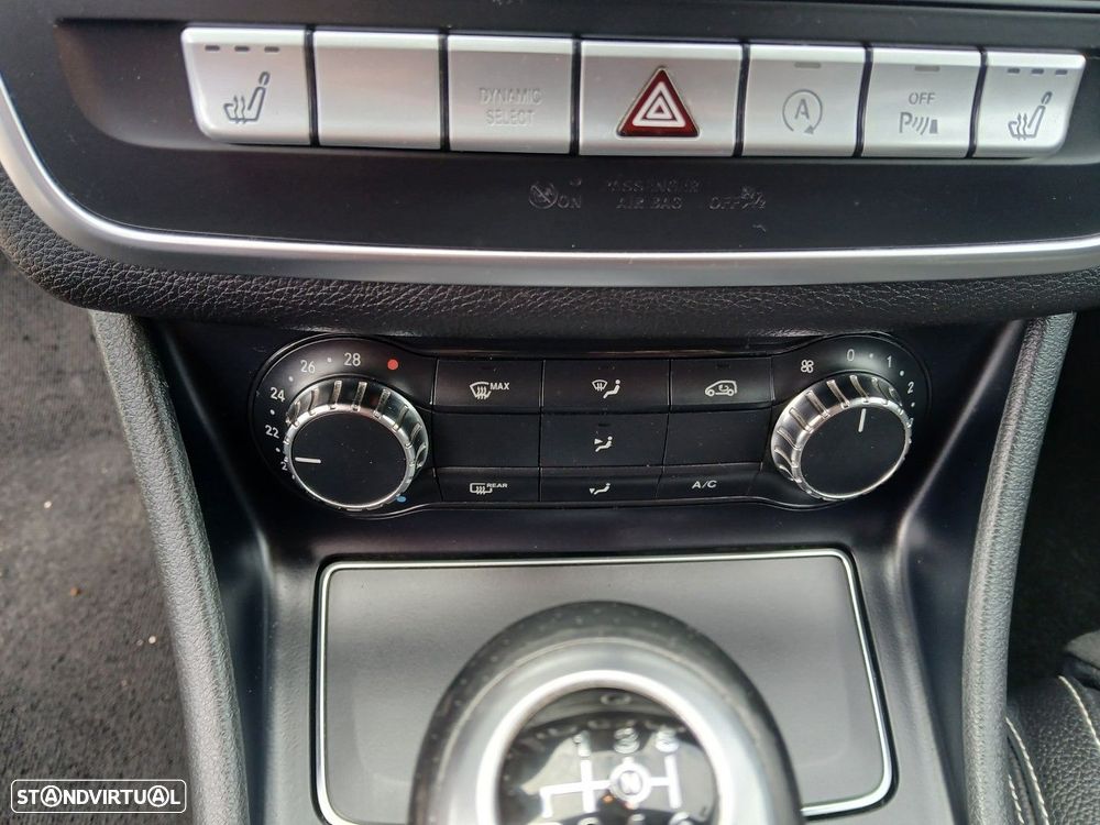 Mercedes-Benz A 200 d AMG Line - 24