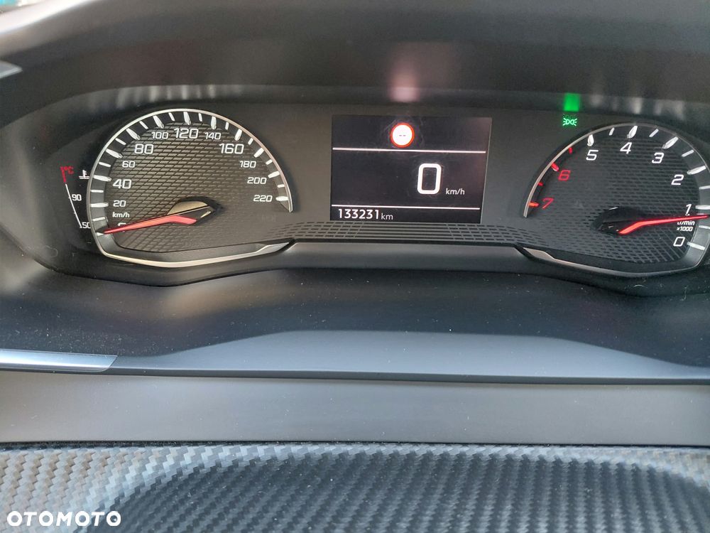 Peugeot 208 - 13
