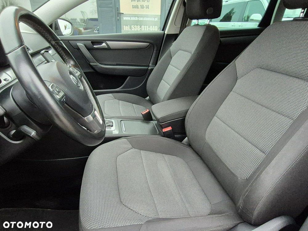 Volkswagen Passat - 40