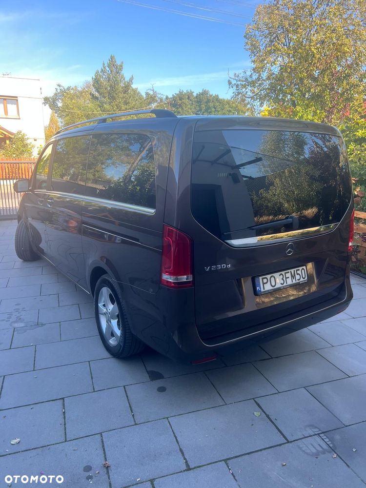Mercedes-Benz V-Class 2017 photo 4
