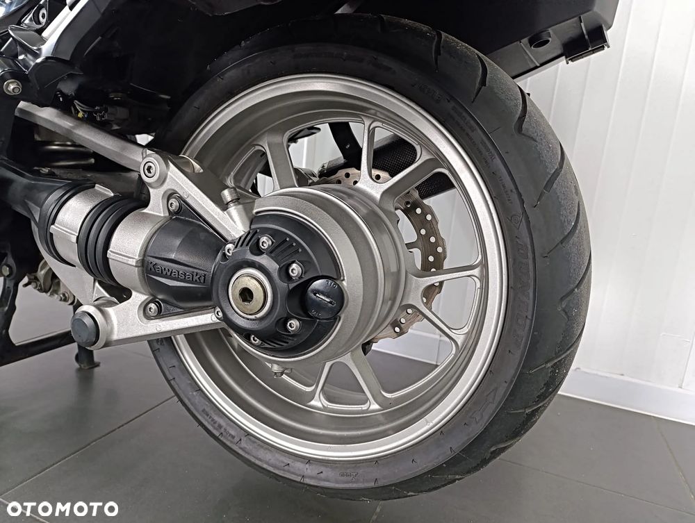 Kawasaki GTR - 14