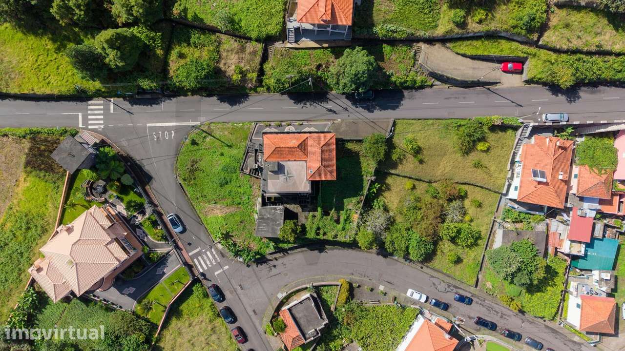 Moradia T4 + 1 com Garagem, Espaço Comercial, Anexos e Terreno na Boav - Grande imagem: 4/60