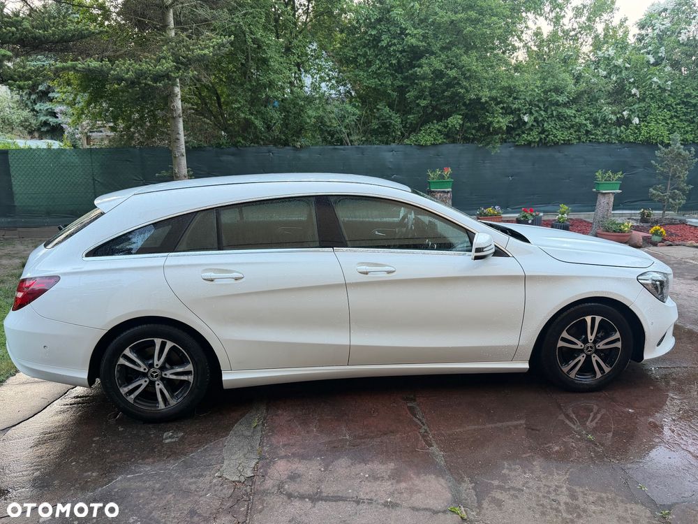Mercedes-Benz CLA 180 UrbanStyle Edition - 2