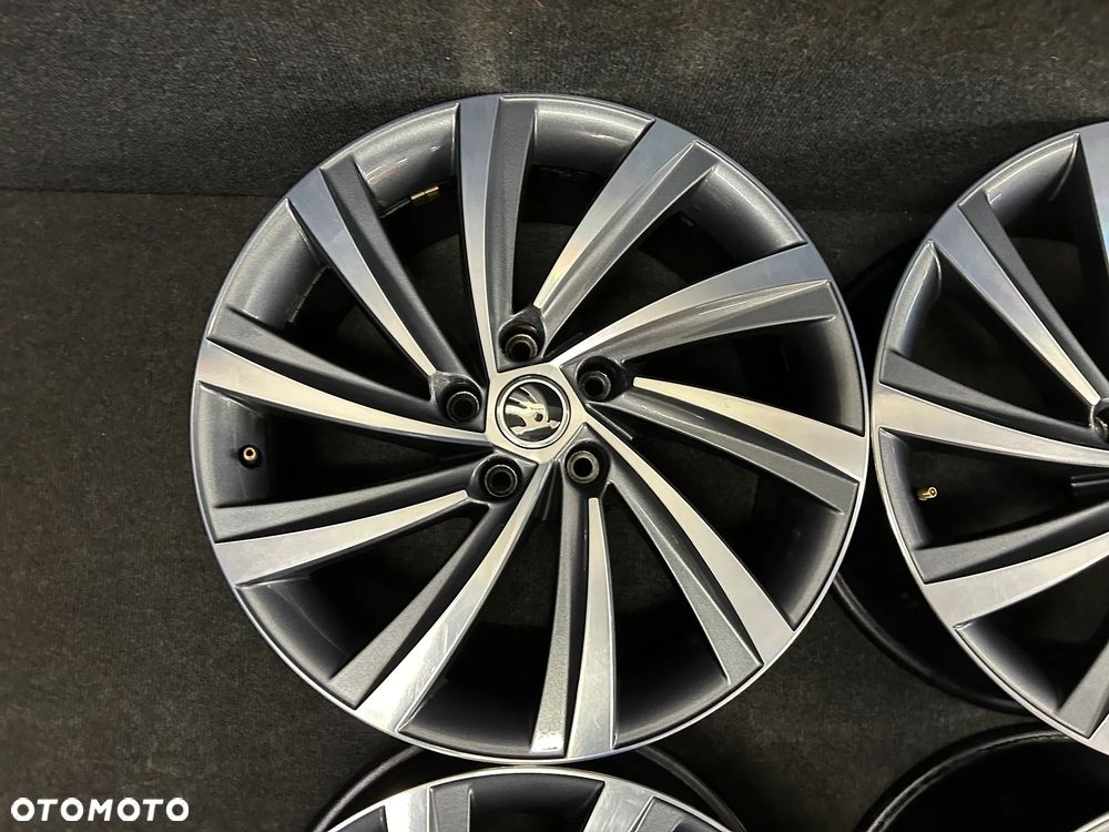 Alufelgi Skoda Octavia IV, III, VW Golf 7, 8, Toutan, Sportsvan 18 cali 5x112 4szt. Ładne! - 12