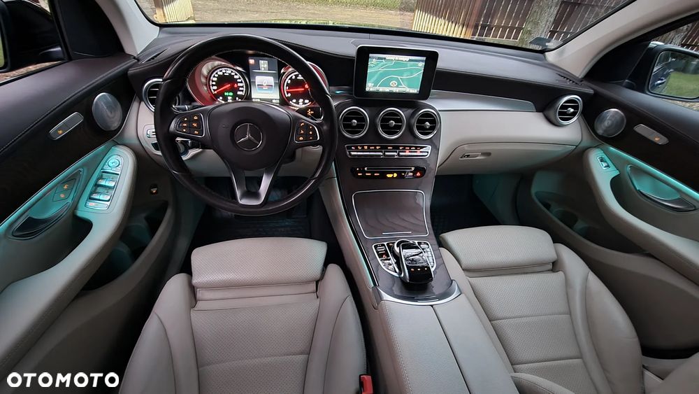 Mercedes-Benz GLC - 27
