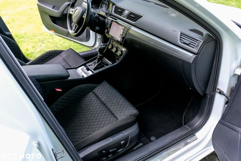 Skoda Superb 2.0 TDI 4x4 DSG Style - 24