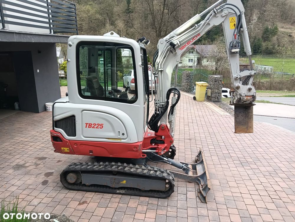 Takeuchi TB225 | Powertilt | Hydrauliczne Szybkozłącze | Rozsuwane Podwozie | 2019 | minikoparka mini koparka gąsienicowa obrotowa - 3