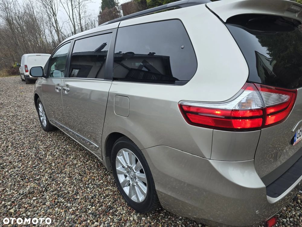 Toyota Sienna 3.5 XLE AWD - 9