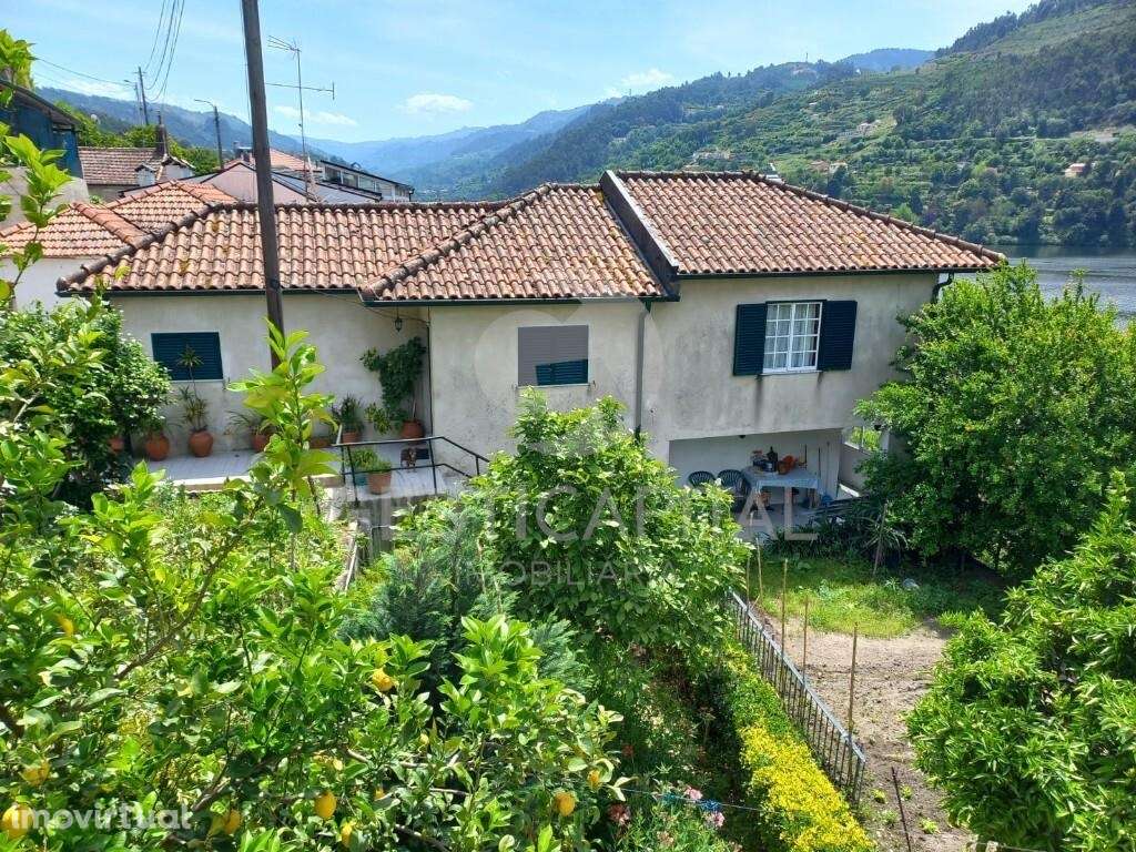 Moradia T3 em Porto Manso, Baião, com vistas deslumbrantes para o Rio - Grande imagem: 2/17