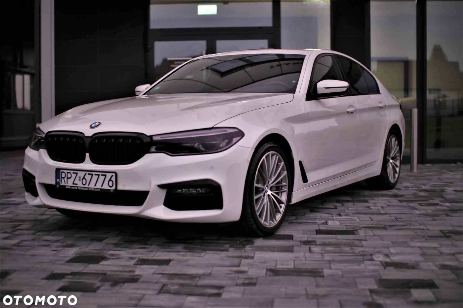 BMW Seria 5 530i GPF Luxury Line sport - 13
