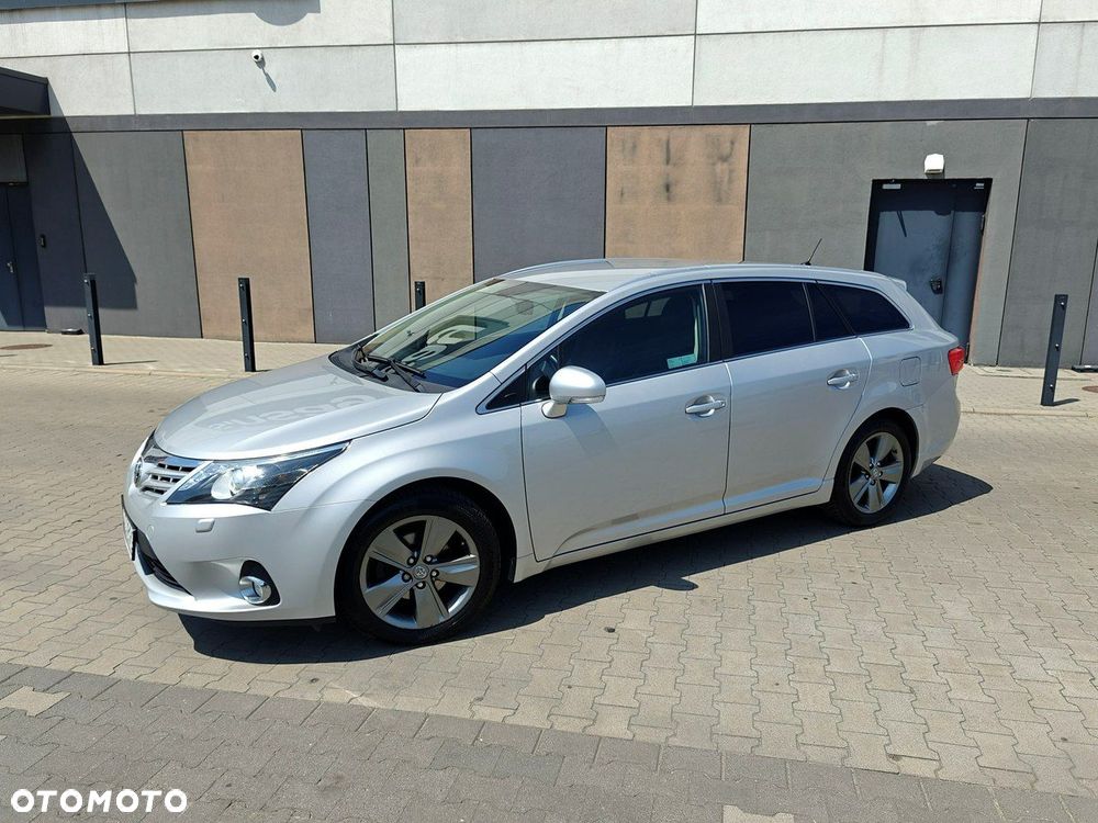 Toyota Avensis 2.0 D-4D Premium - 18