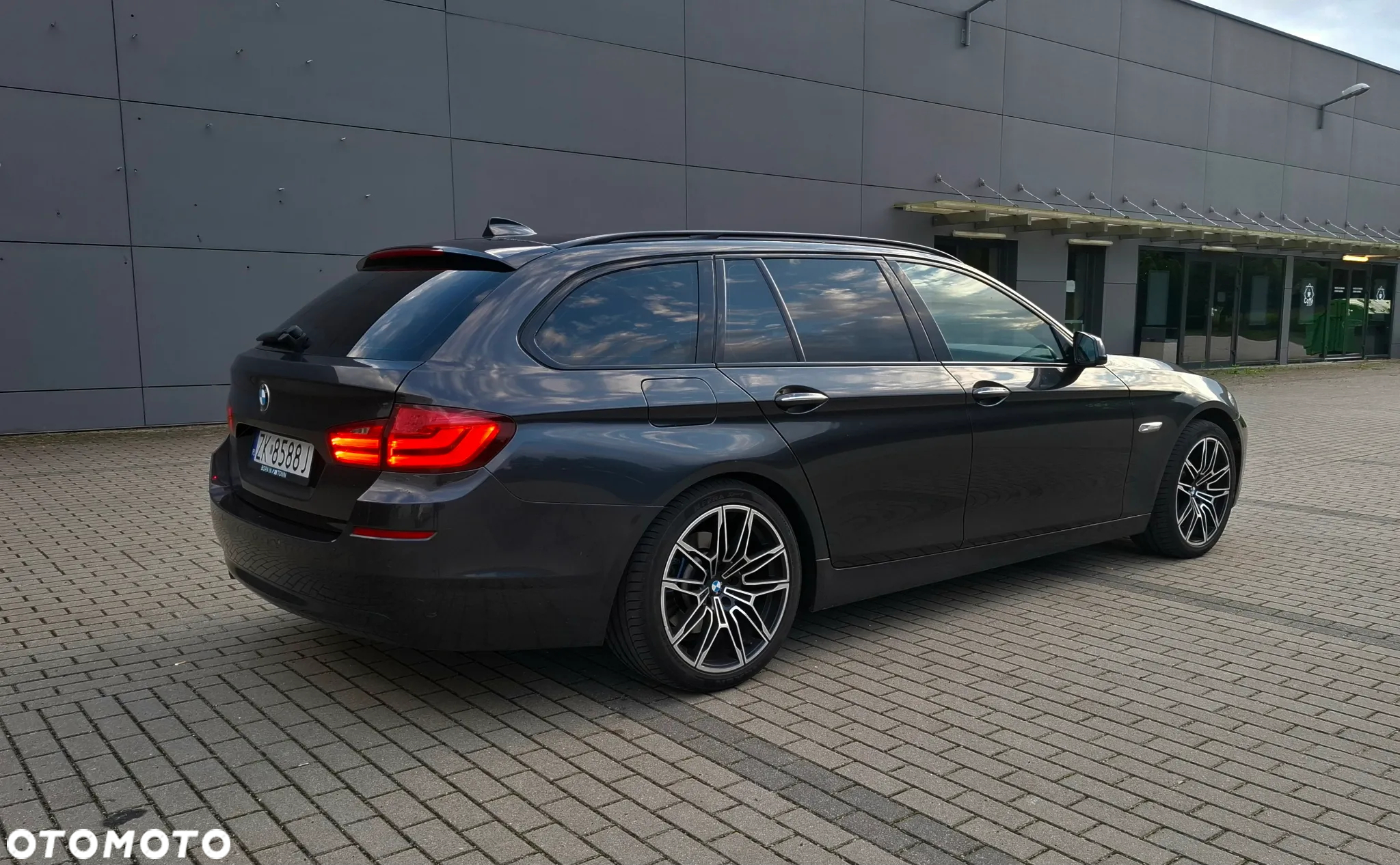 BMW Seria 5 525d - 12