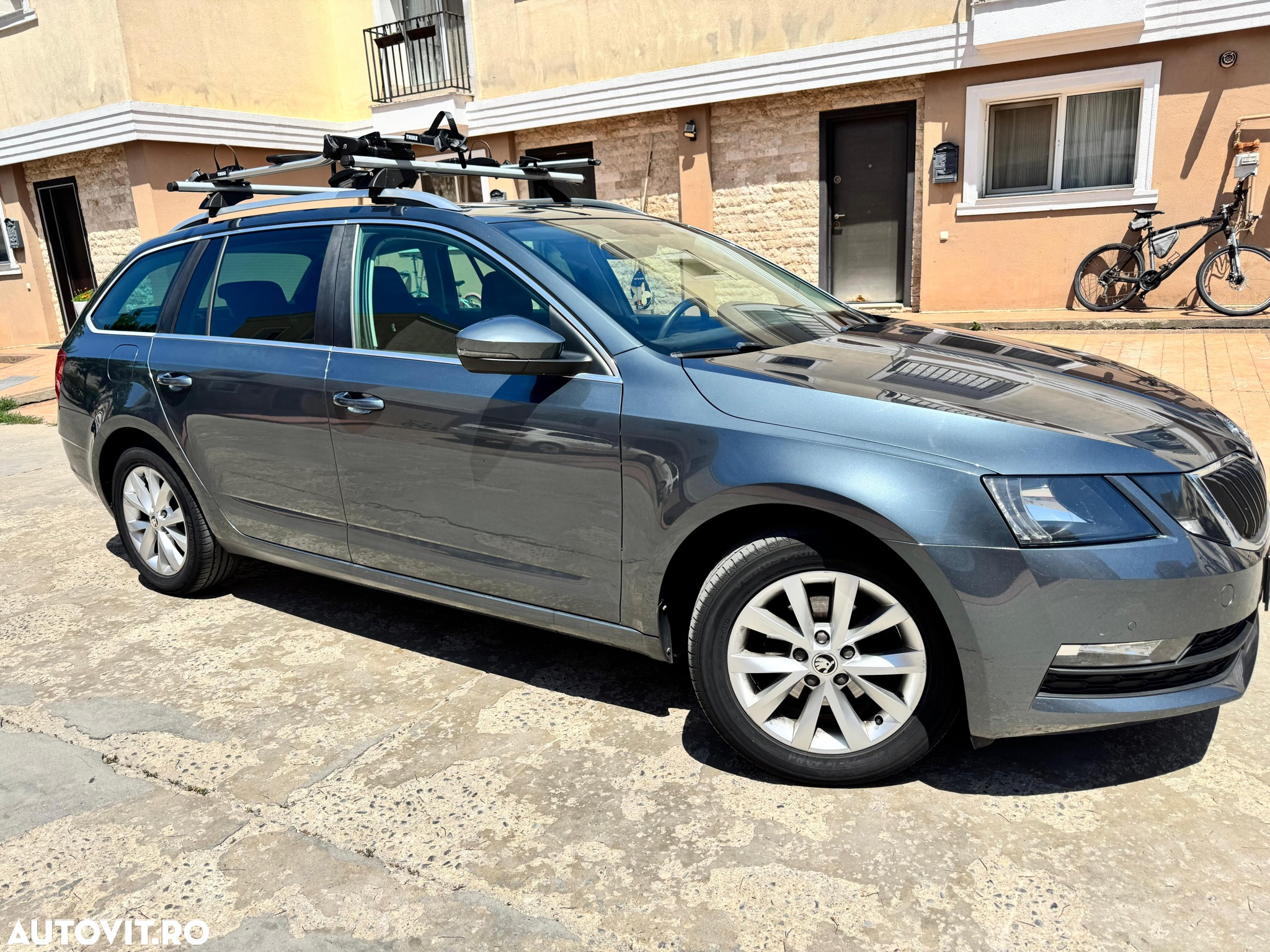 Skoda Octavia Combi Diesel 1.6 TDI DSG Style - 2