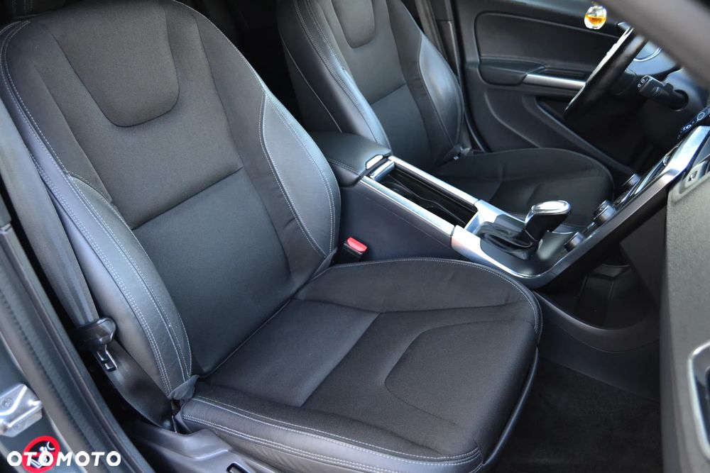 Volvo V60 Cross Country D4 Drive-E Momentum - 31