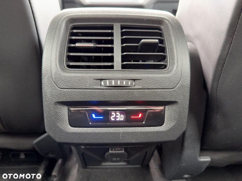 Volkswagen Touran - 17