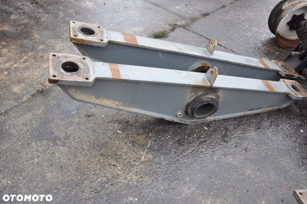 WAHADŁO WSPORNIK RAMY TEREX TA30 TA27 TA25 - 2