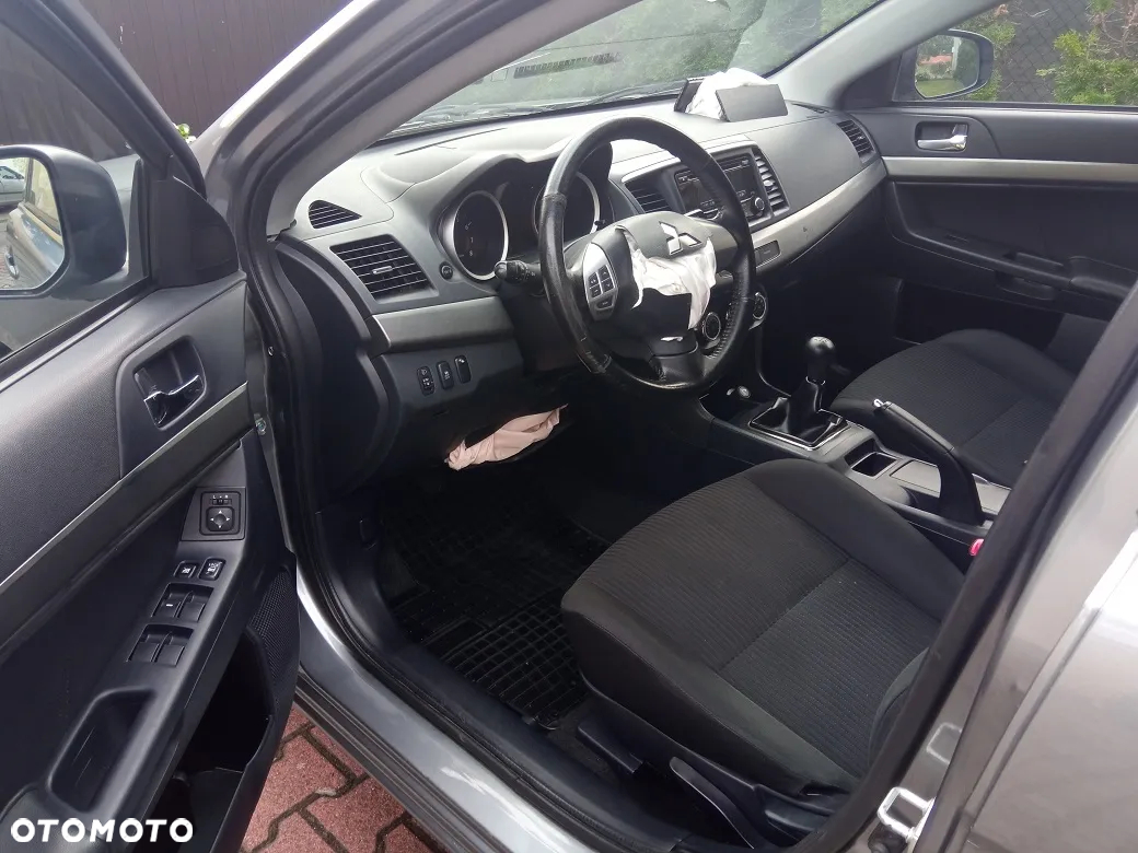 Mitsubishi Lancer 1.6 Inform - 8