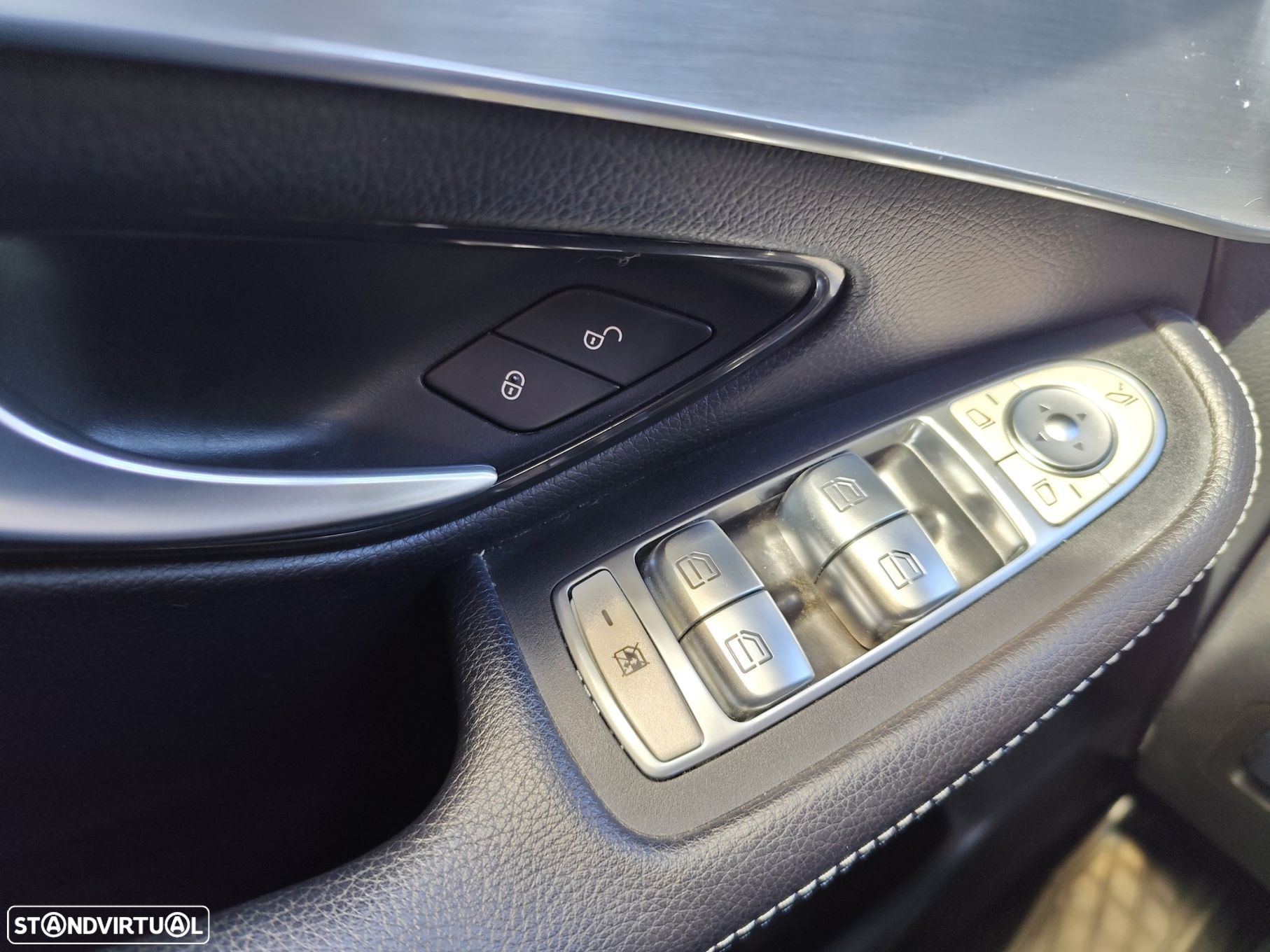 Mercedes-Benz GLC 300 de 4Matic 9G-TRONIC AMG Line - 29