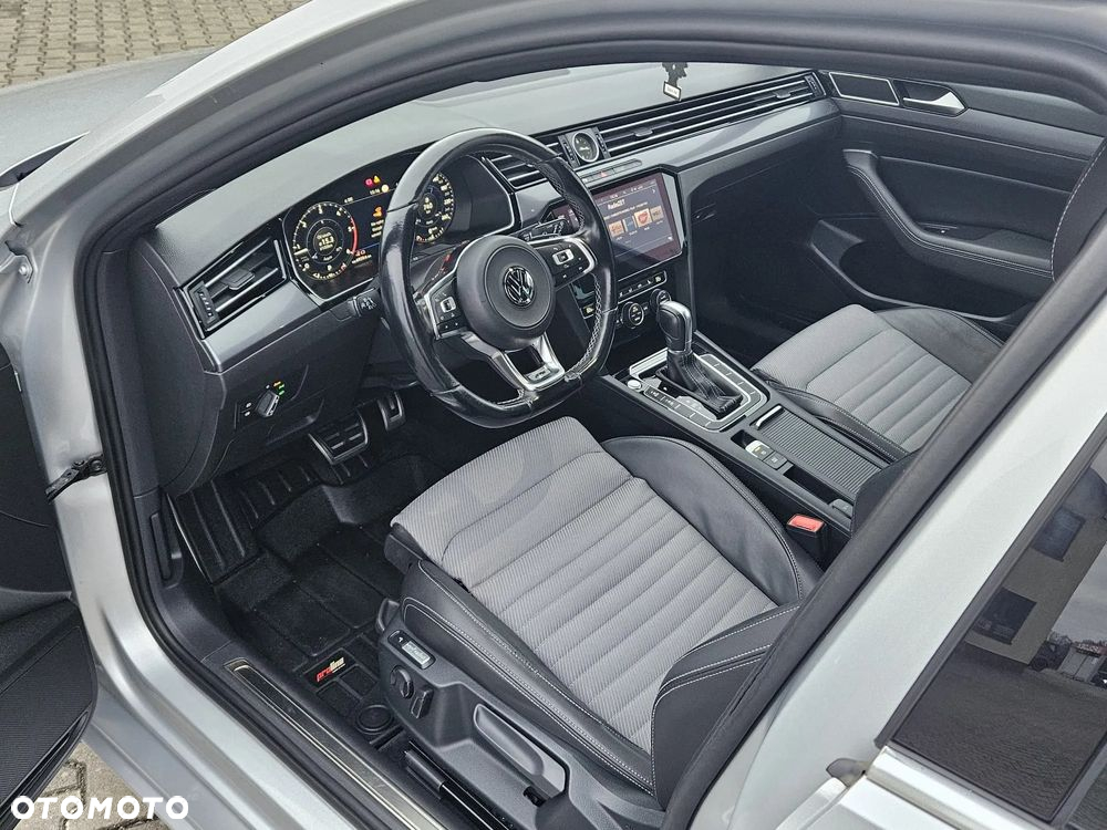 Volkswagen Passat - 4
